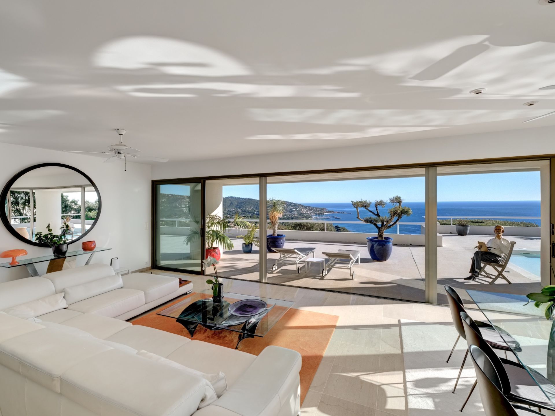 contemporary house 10 Rooms for sale on STE MAXIME (83120)