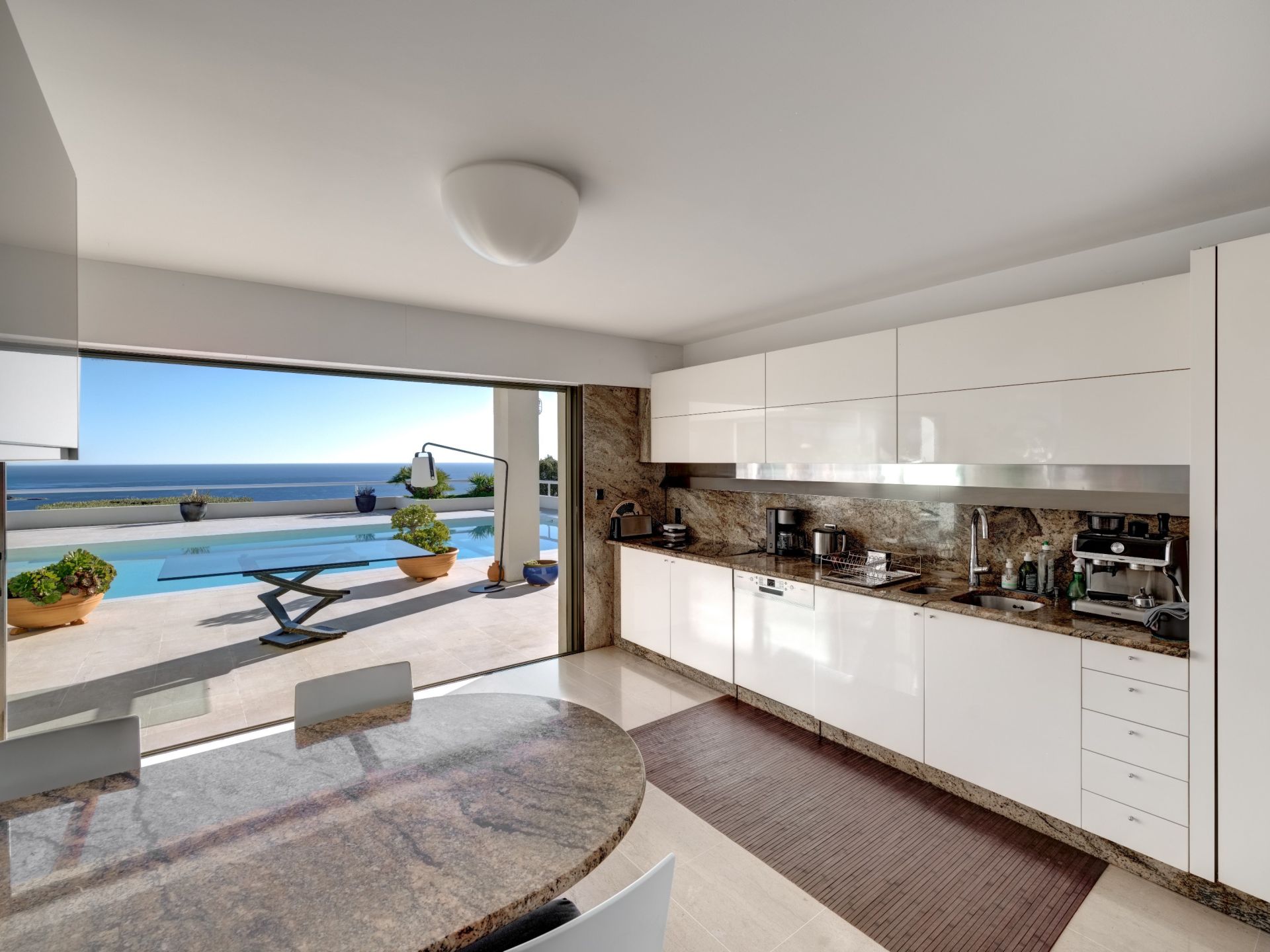 maison contemporaine 10 Pièces en vente sur STE MAXIME (83120)