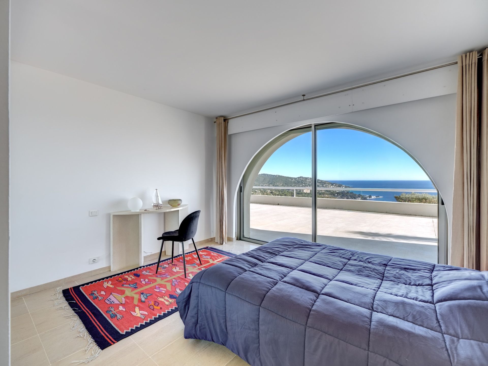 maison contemporaine 10 Pièces en vente sur STE MAXIME (83120)
