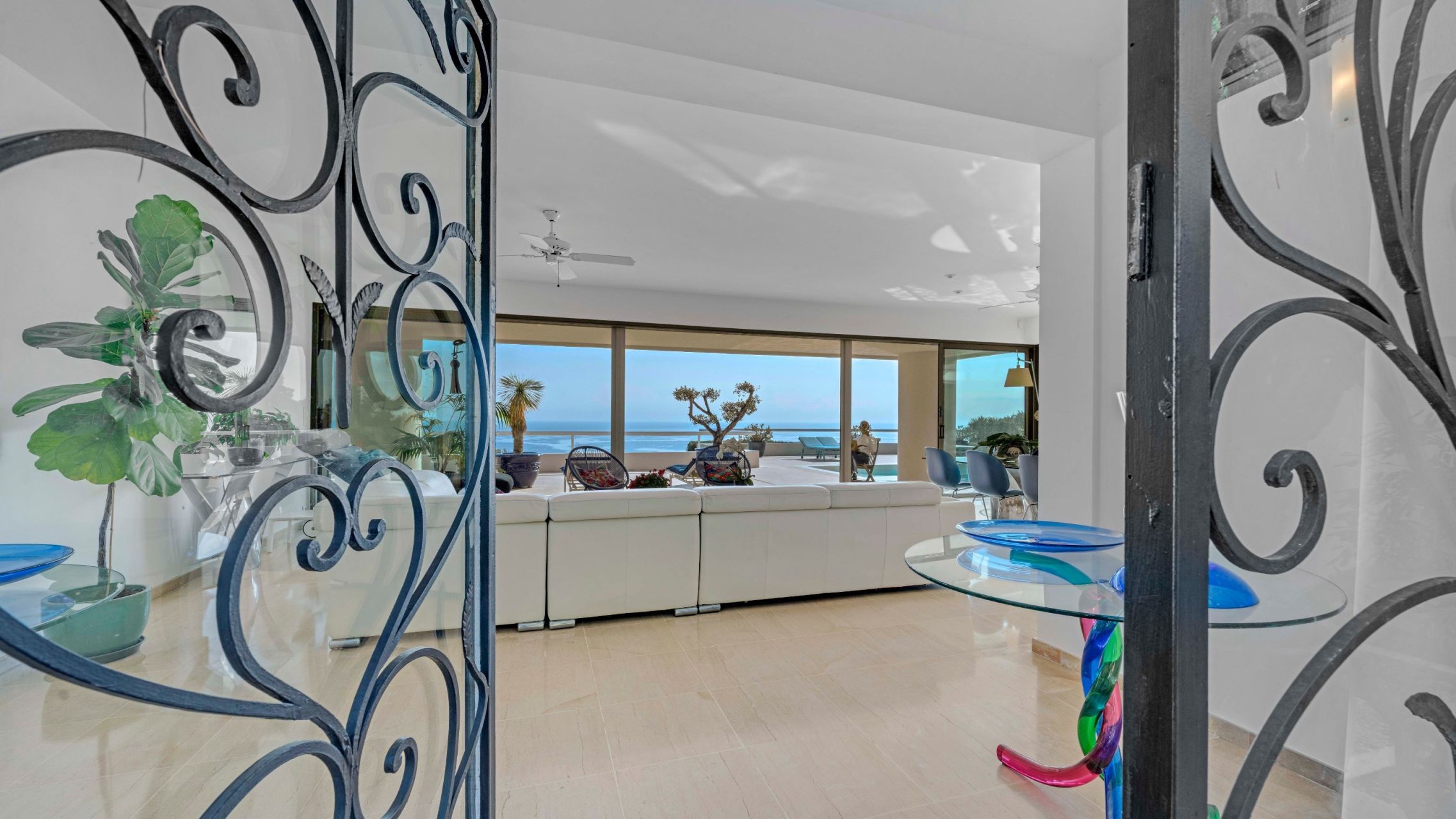 contemporary house 10 Rooms for sale on STE MAXIME (83120)