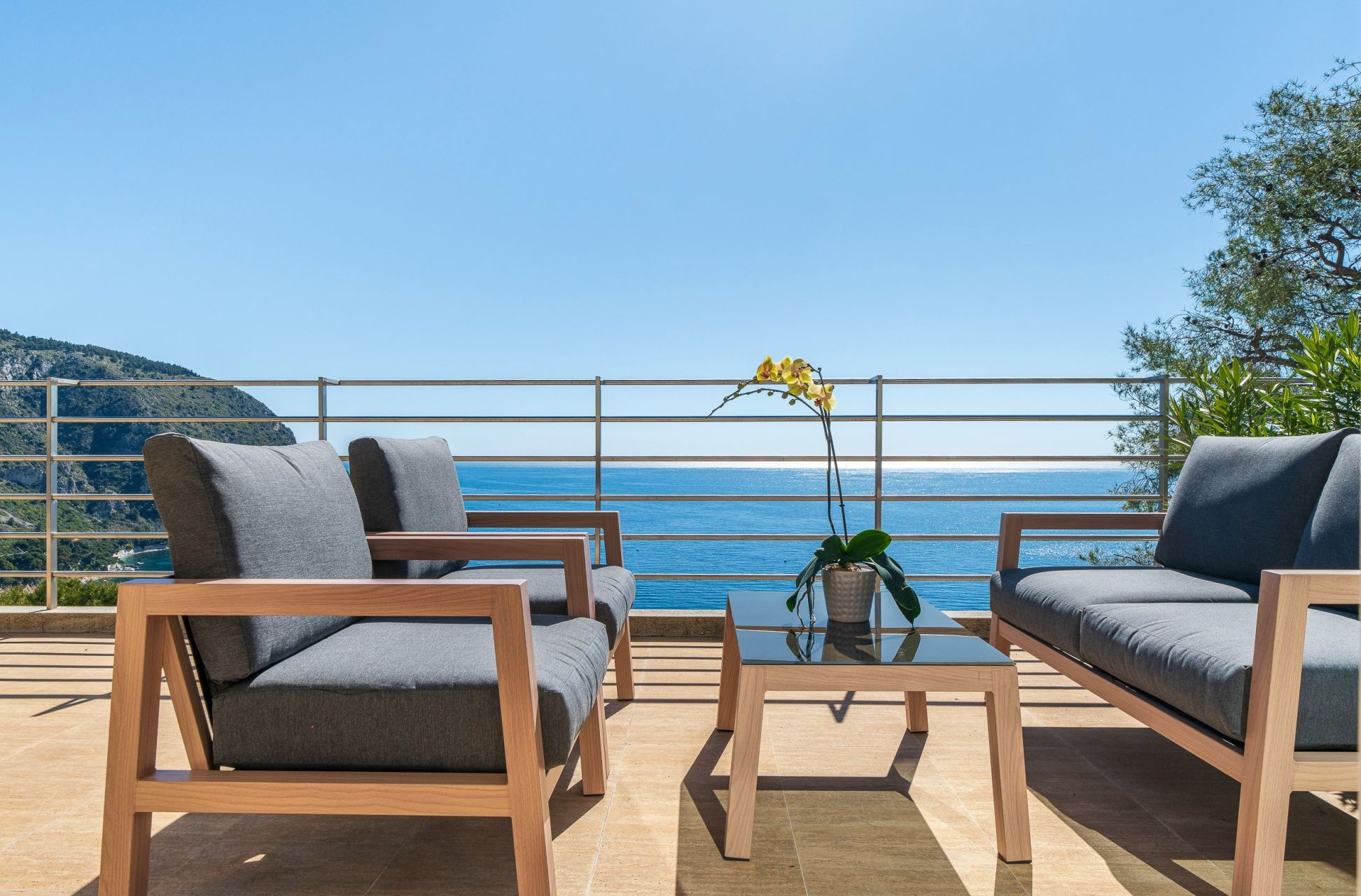luxury villa 6 Rooms for sale on EZE (06360)