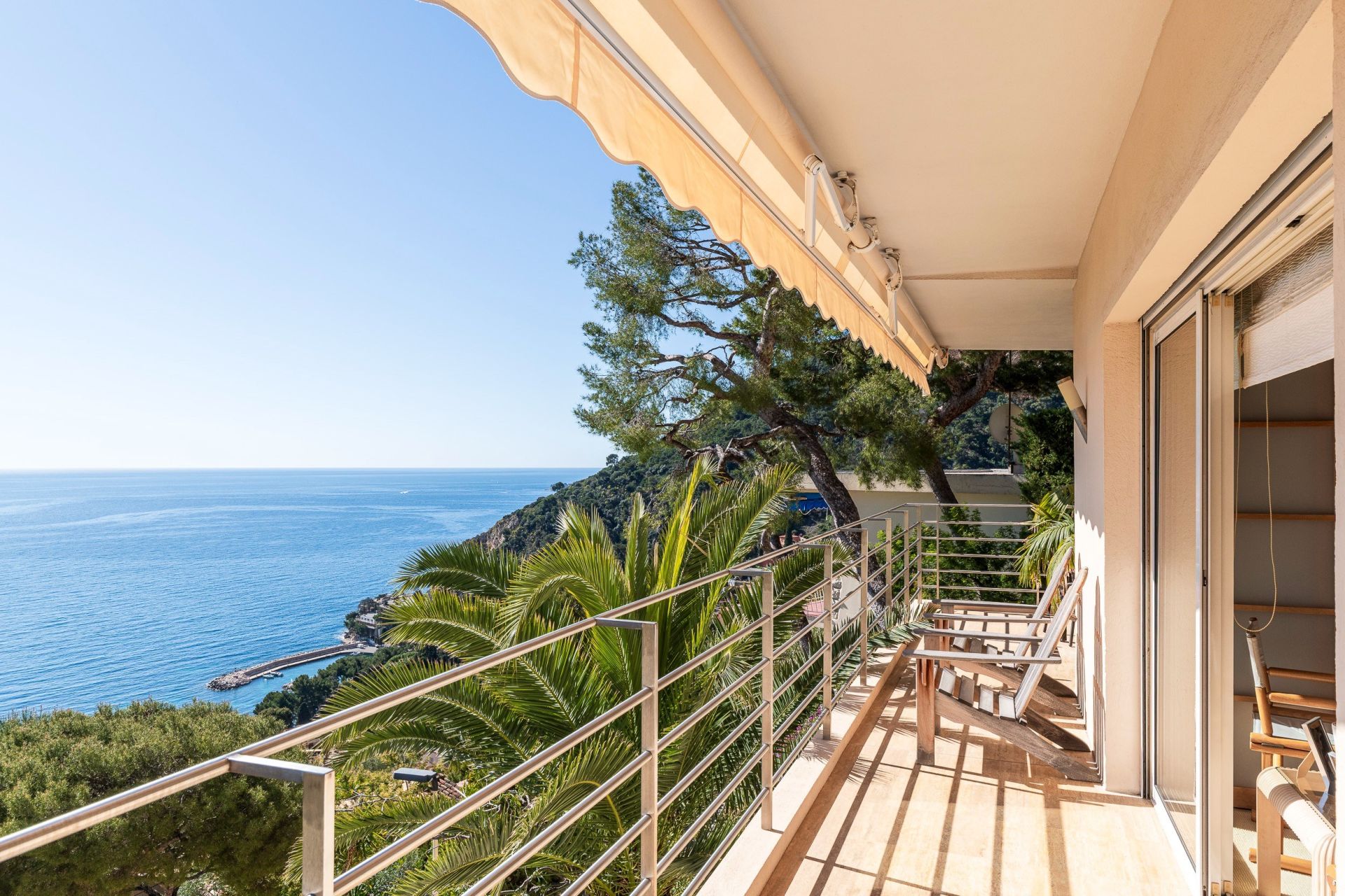 luxury villa 6 Rooms for sale on EZE (06360)