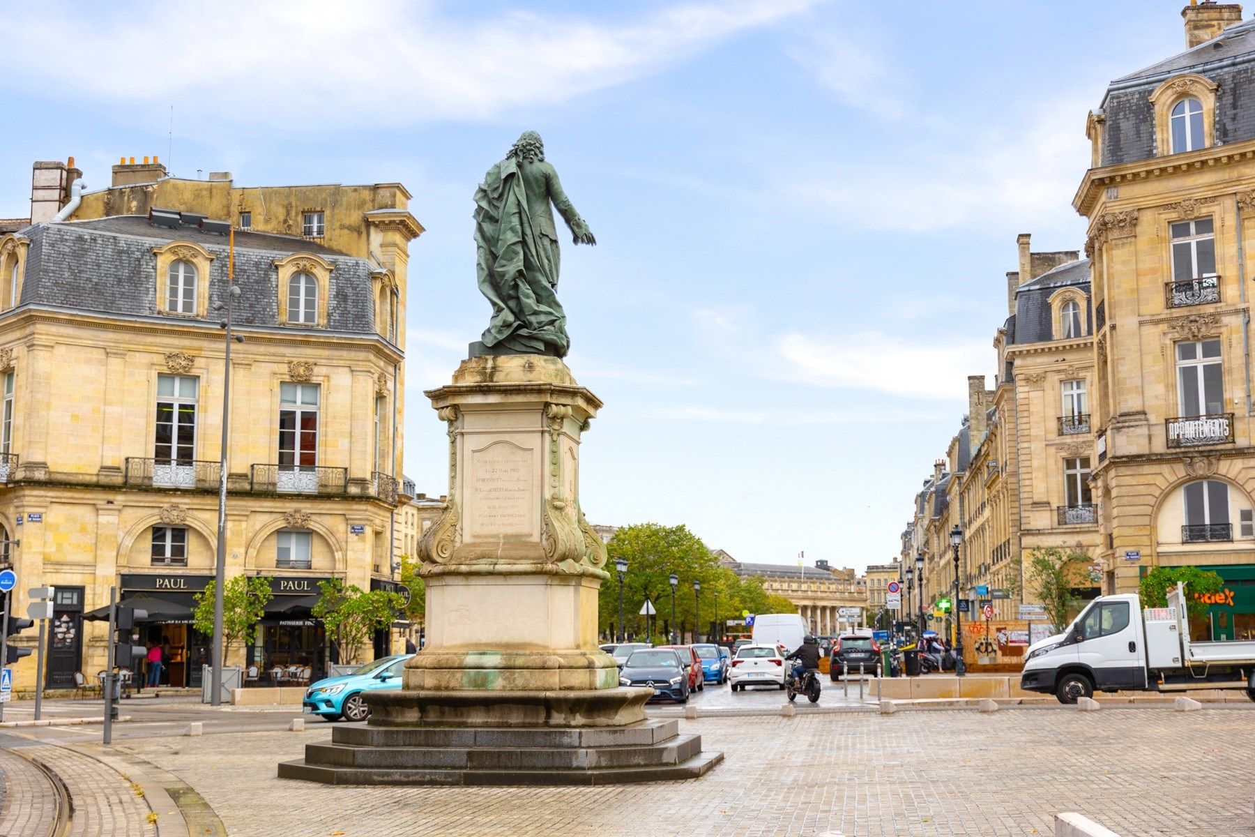 luxury apartment 4 Rooms for sale on BORDEAUX (33000)