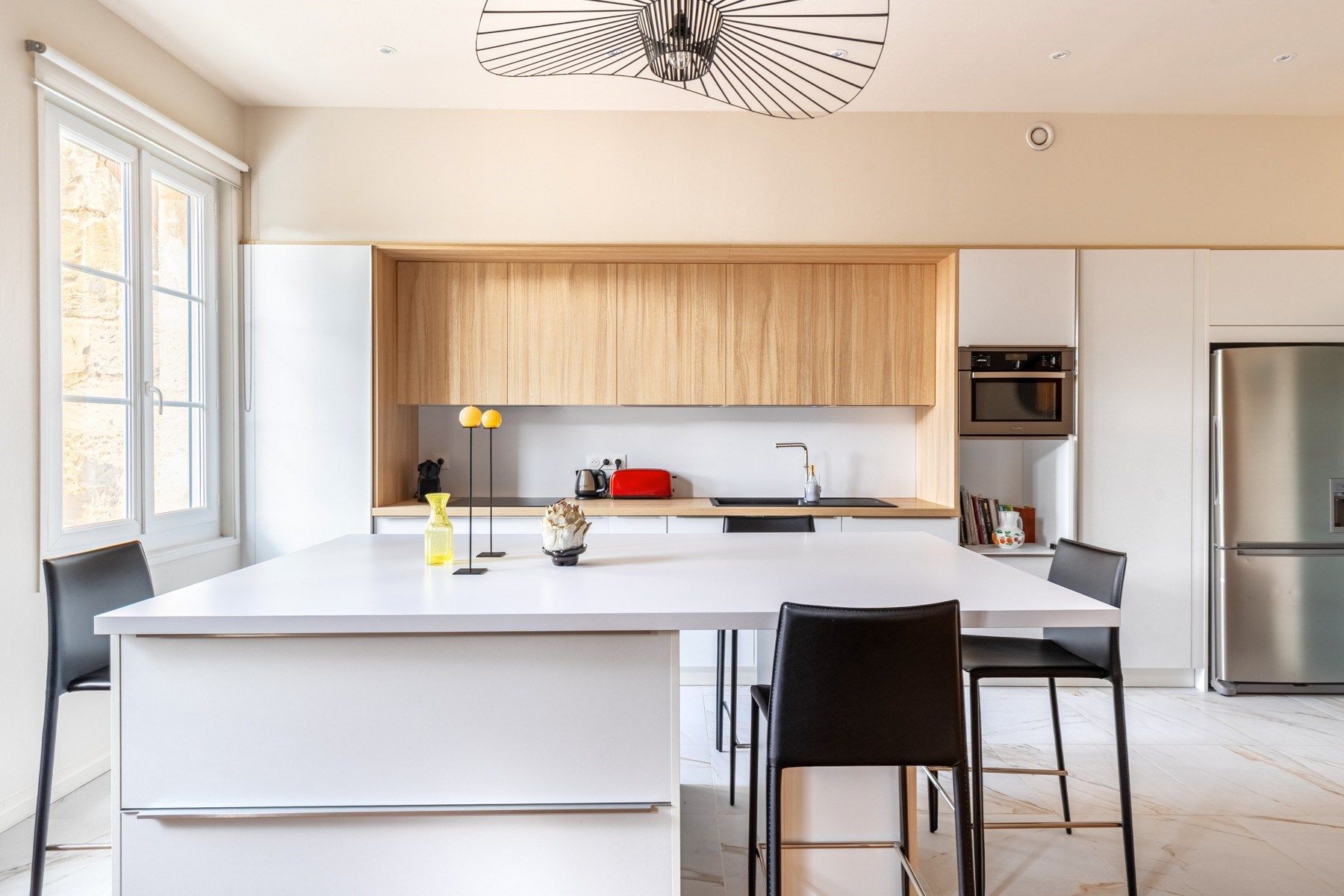 luxury apartment 4 Rooms for sale on BORDEAUX (33000)