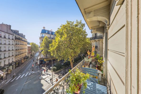 Sale Luxury apartment Paris 9 3 Rooms 60 m²