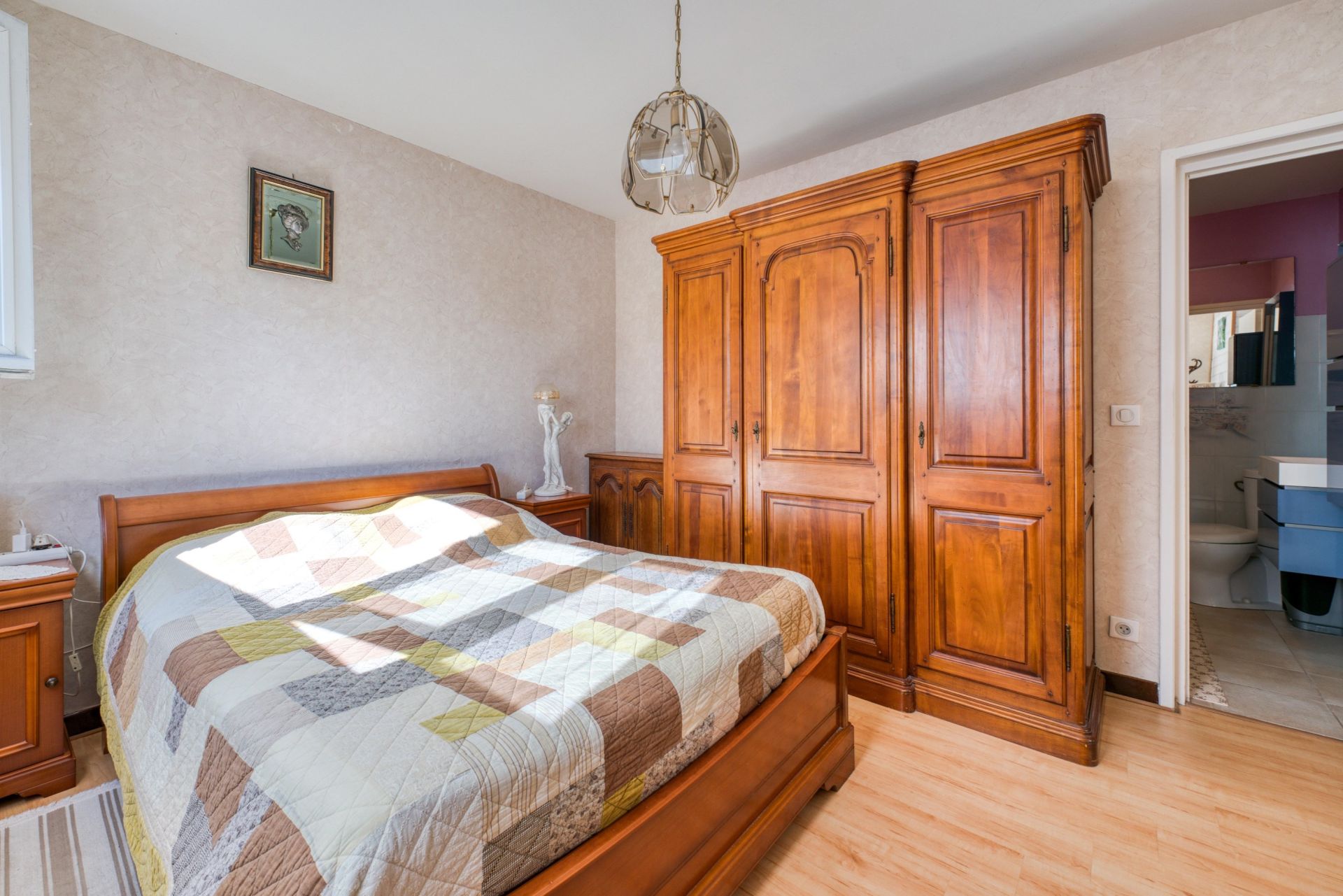 luxury house 8 Rooms for sale on LE CHATEAU D OLERON (17480)