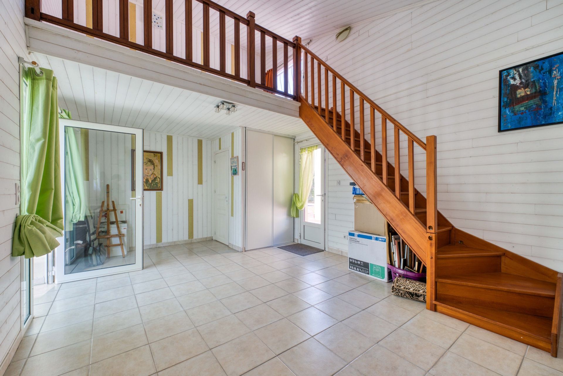 luxury house 8 Rooms for sale on LE CHATEAU D OLERON (17480)