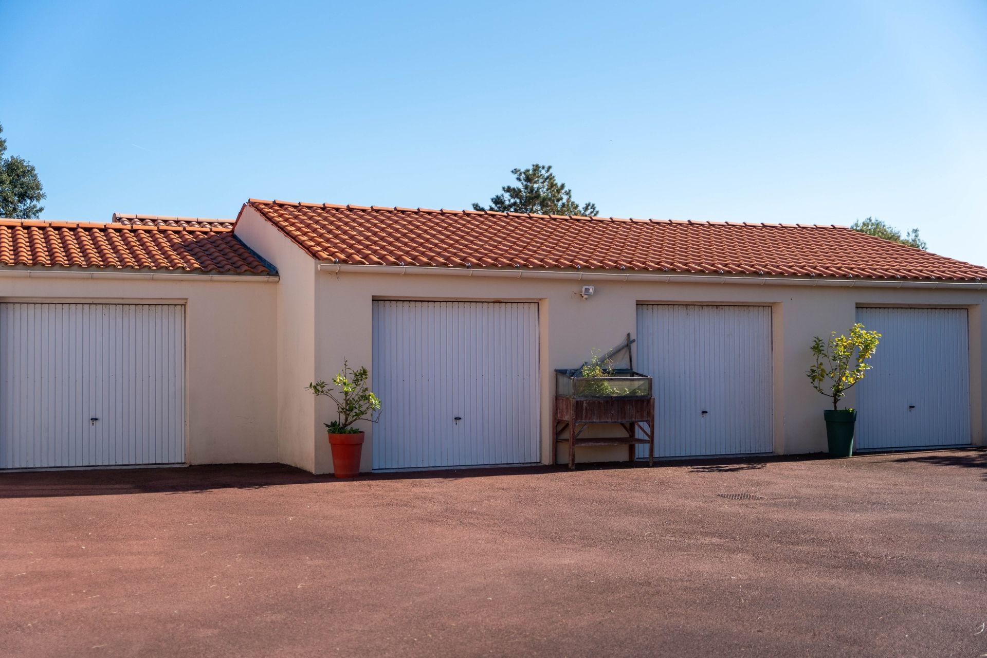 luxury house 8 Rooms for sale on LE CHATEAU D OLERON (17480)