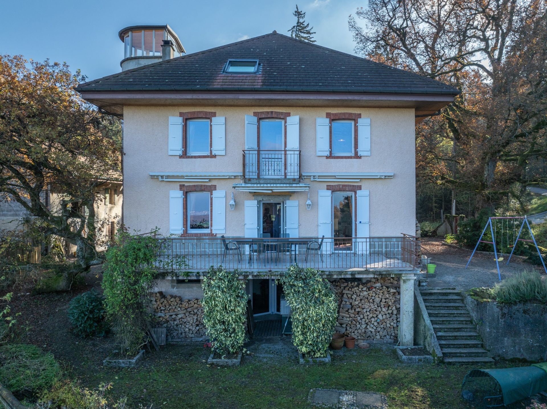 luxury house 7 Rooms for sale on MASSONGY (74140)