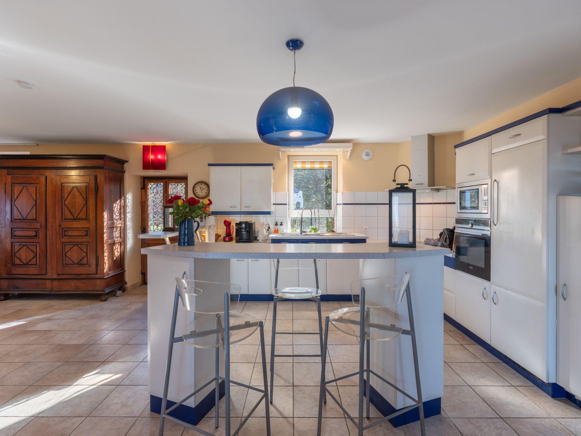 luxury house 7 Rooms for sale on MASSONGY (74140)