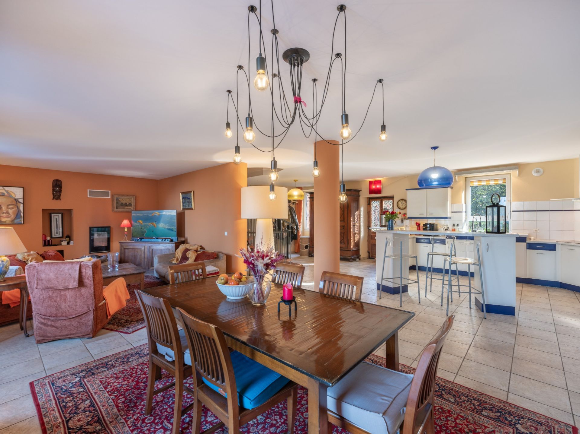 luxury house 7 Rooms for sale on MASSONGY (74140)