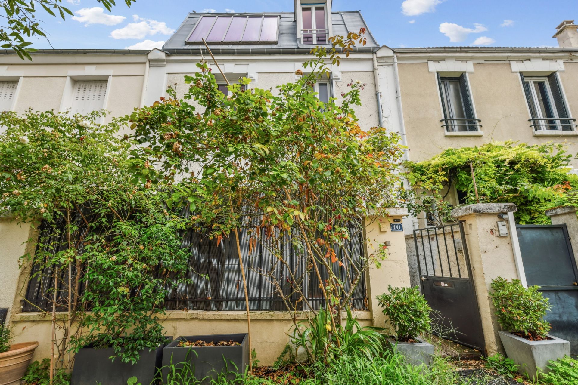townhouse 7 Rooms for sale on PARIS (75016)
