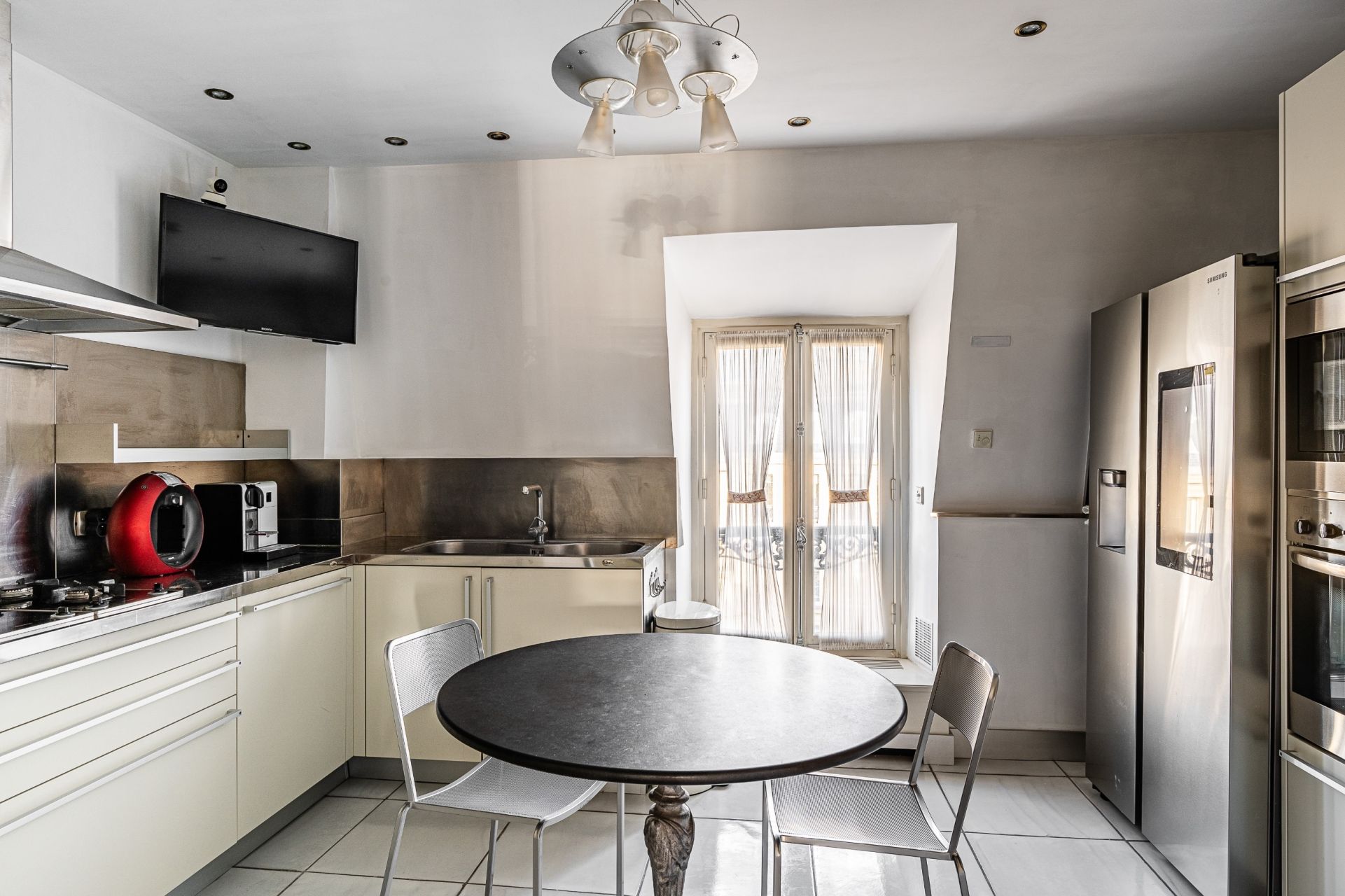 luxury apartment 4 Rooms for sale on PARIS (75008)