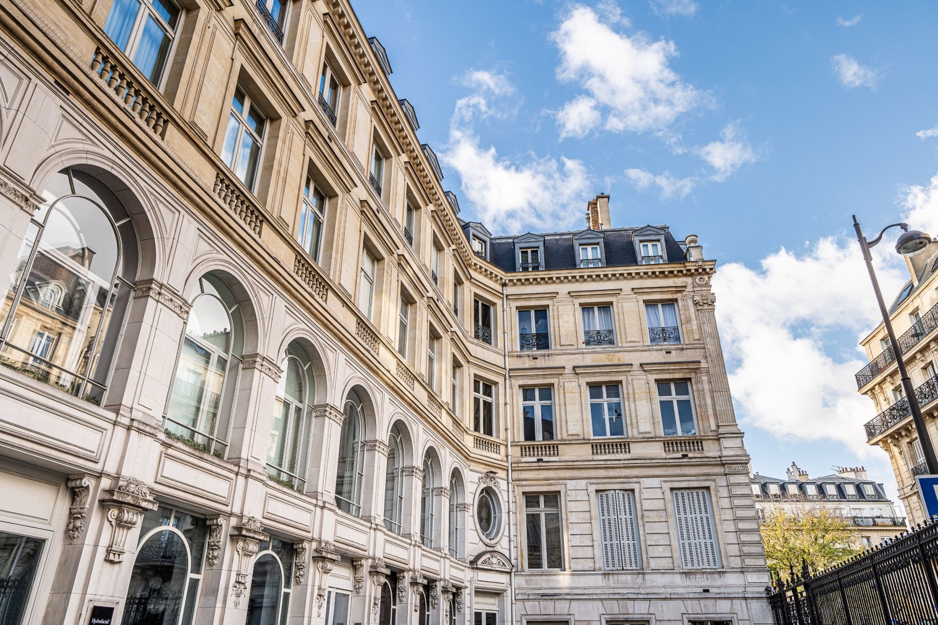 luxury apartment 4 Rooms for sale on PARIS (75008)