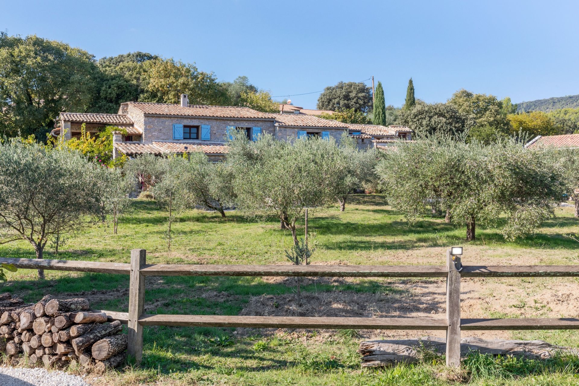 luxury property 21 Rooms for sale on CLARET (34270)