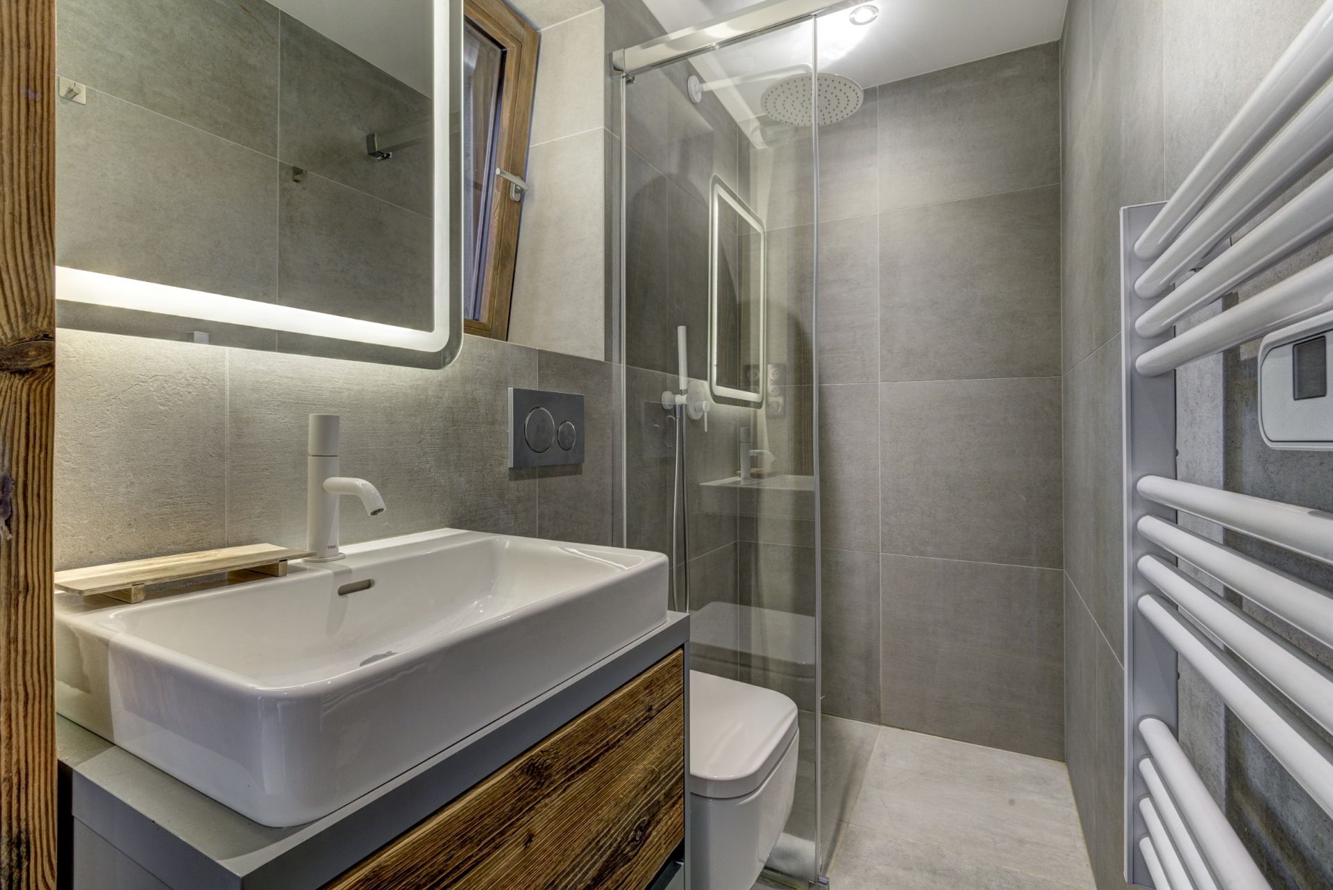 luxury apartment 5 Rooms for sale on ARGENTIERE (74400)