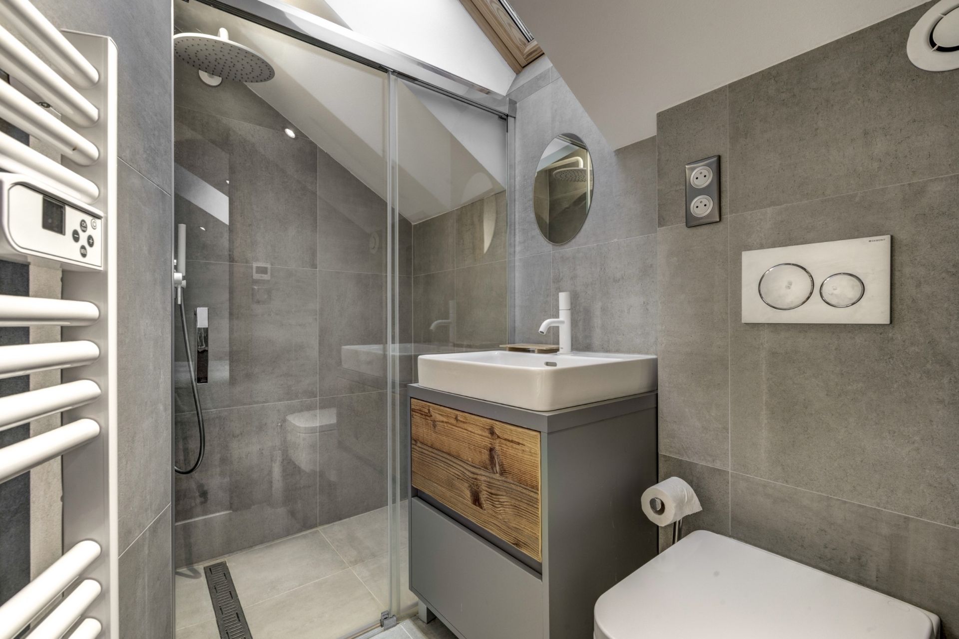 luxury apartment 5 Rooms for sale on ARGENTIERE (74400)