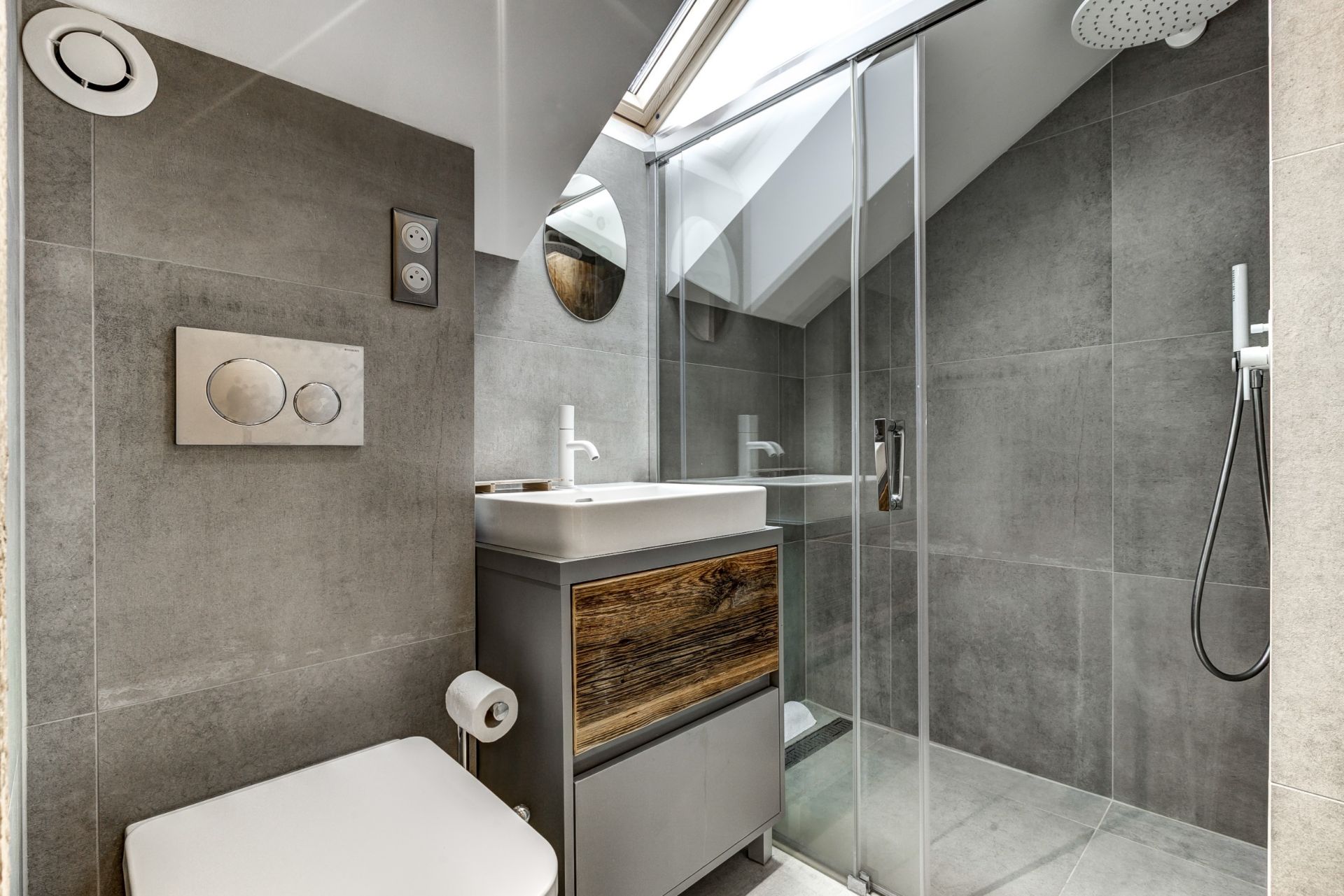 luxury apartment 5 Rooms for sale on ARGENTIERE (74400)