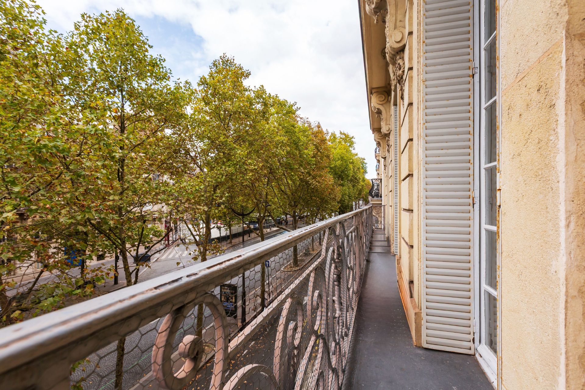 luxury apartment 6 Rooms for sale on PARIS (75004)