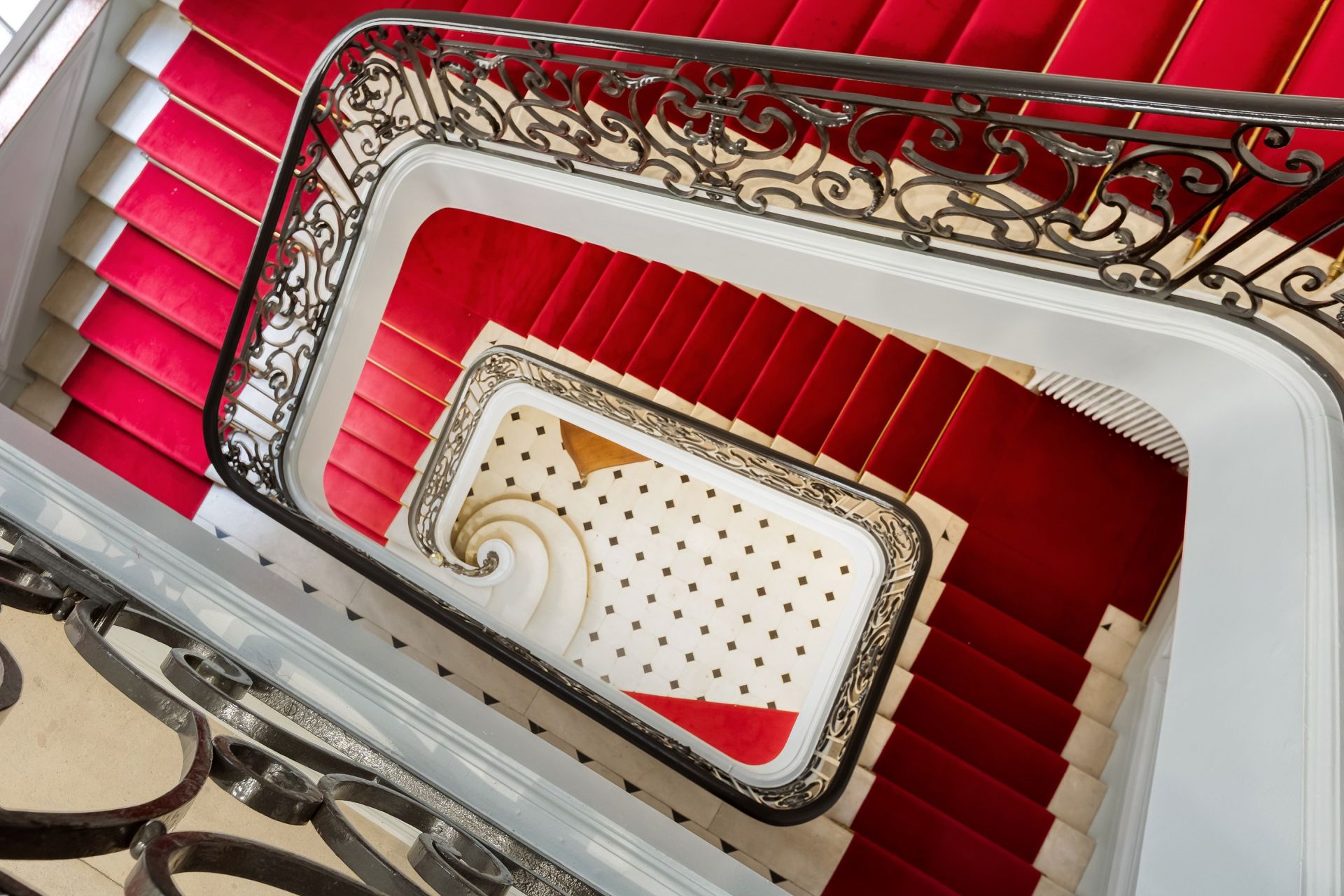 luxury apartment 6 Rooms for sale on PARIS (75004)