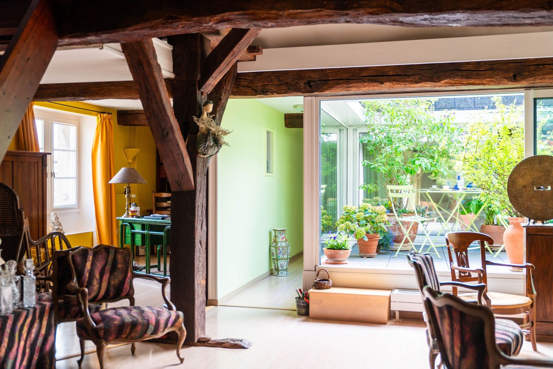 luxury apartment 4 Rooms for sale on LA ROCHELLE (17000)