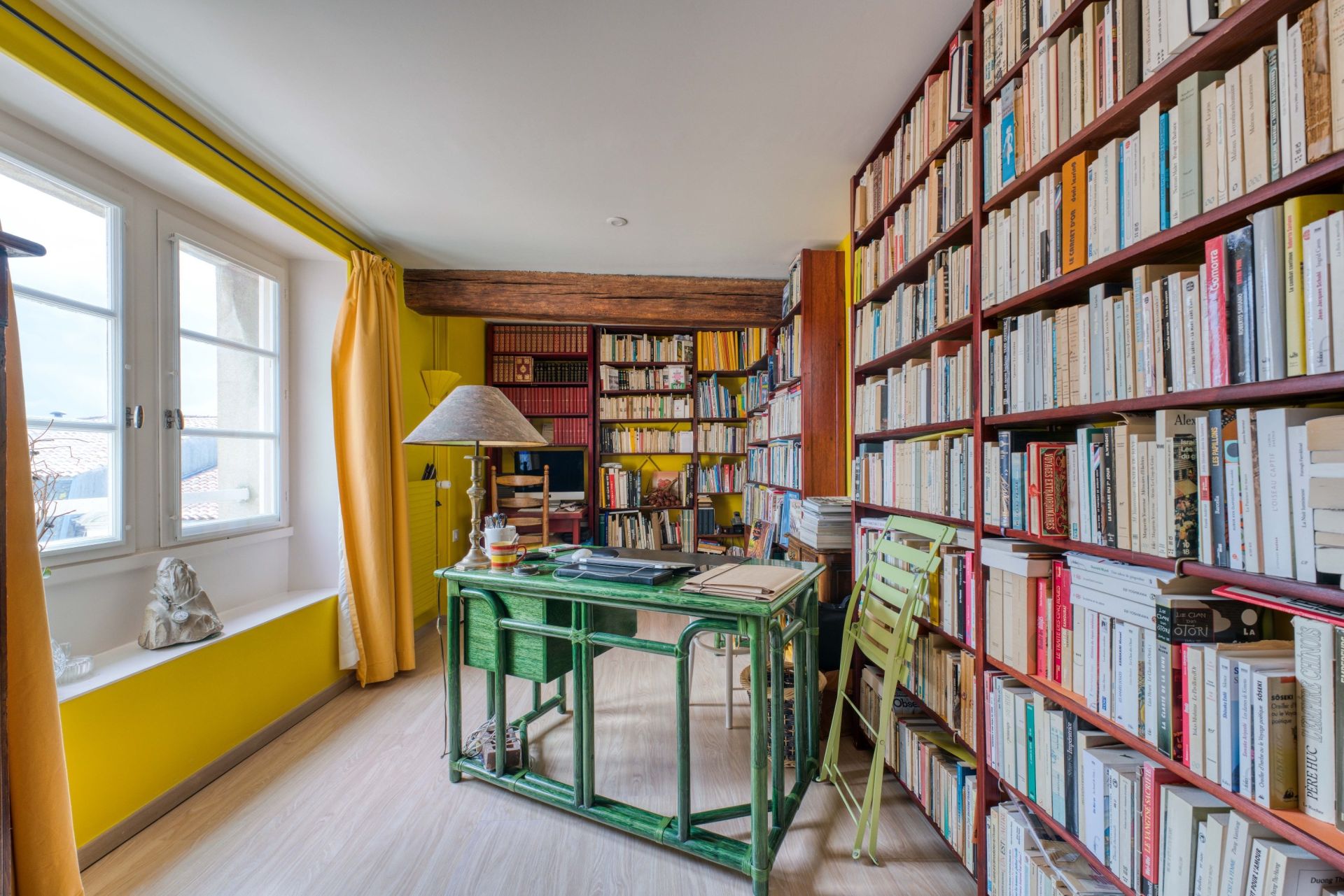 luxury apartment 4 Rooms for sale on LA ROCHELLE (17000)