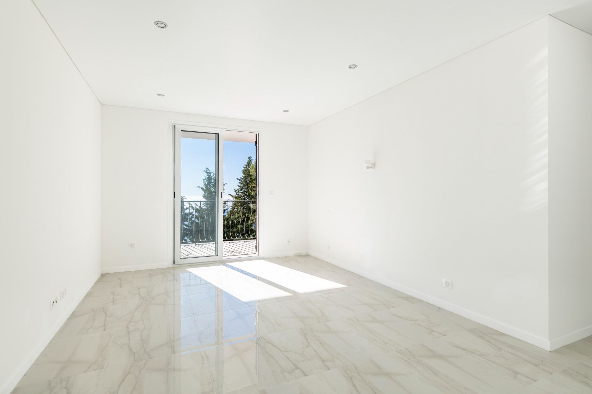 luxury apartment 4 Rooms for sale on LA TURBIE (06320)