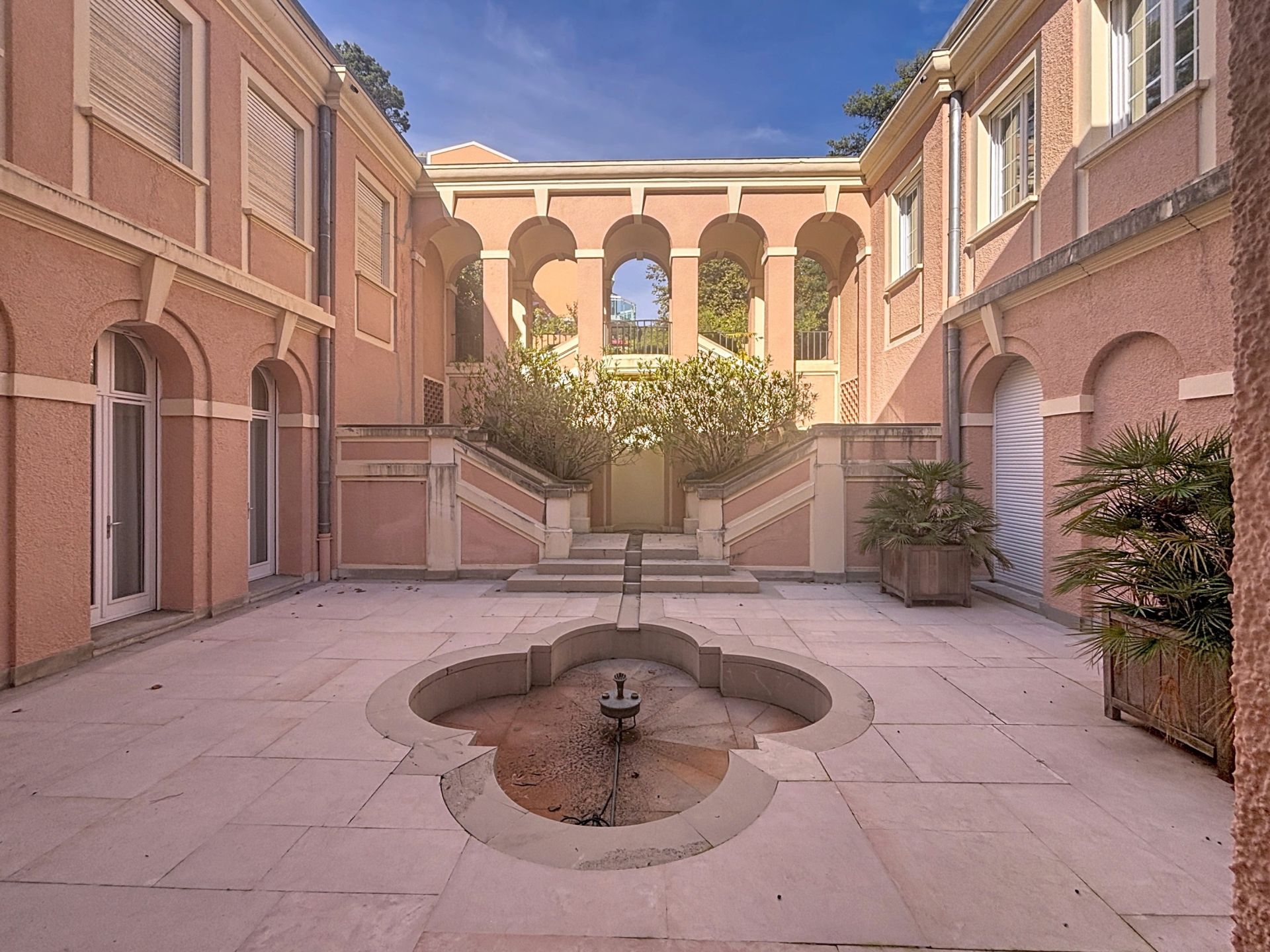 luxury apartment 6 Rooms for sale on BIARRITZ (64200)