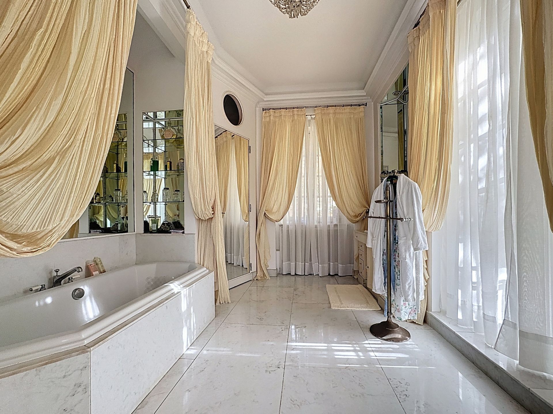 luxury apartment 6 Rooms for sale on BIARRITZ (64200)