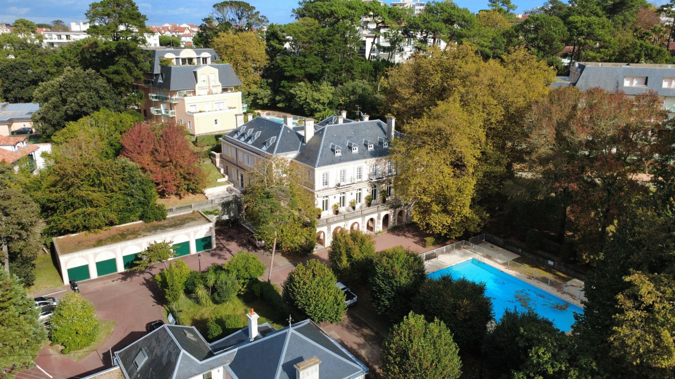luxury apartment 6 Rooms for sale on BIARRITZ (64200)