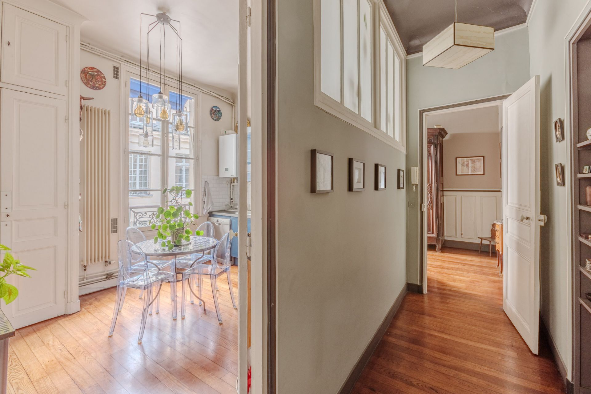 luxury apartment 5 Rooms for sale on PARIS (75001)