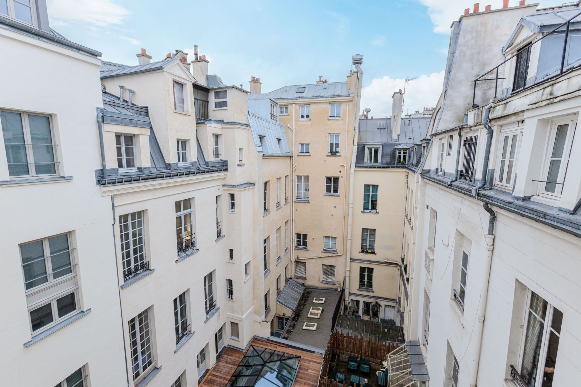 luxury apartment 5 Rooms for sale on PARIS (75001)
