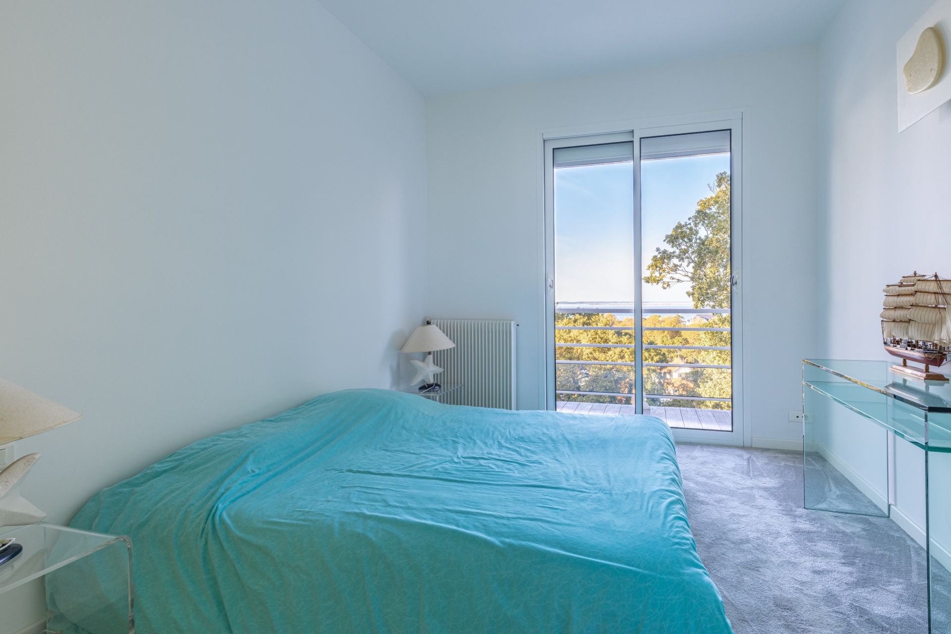 luxury house 6 Rooms for sale on ARCACHON (33120)