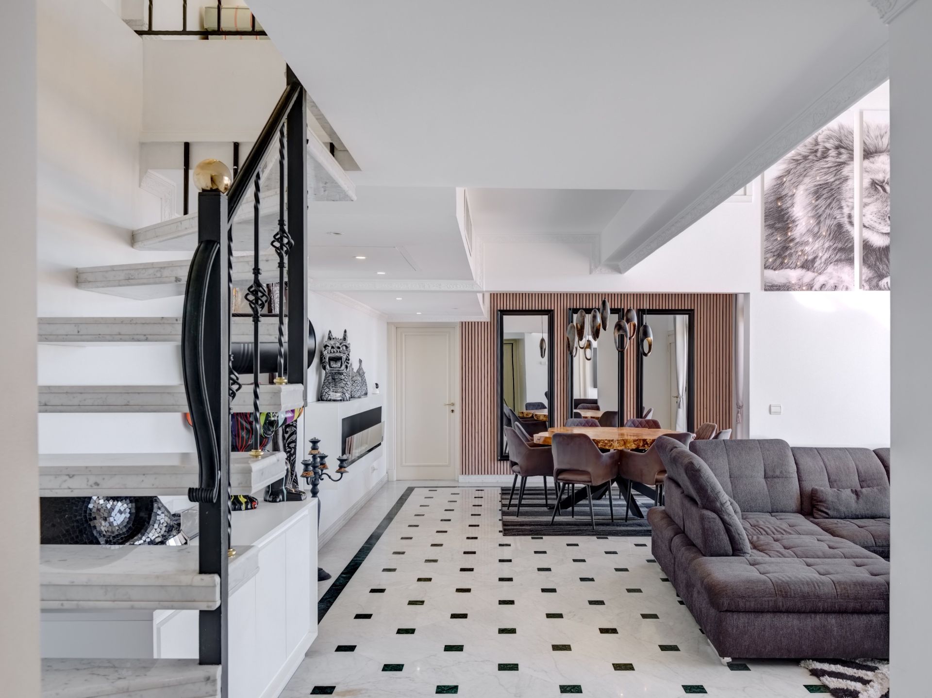 luxury duplex 5 Rooms for sale on BEAUSOLEIL (06240)