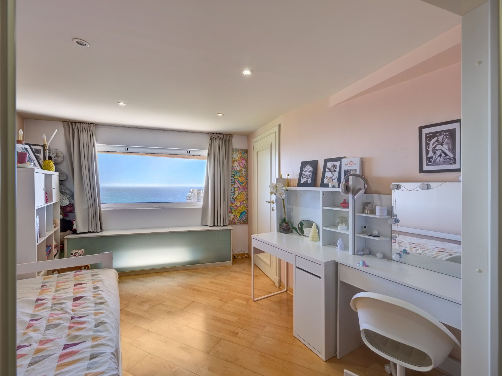 luxury duplex 5 Rooms for sale on BEAUSOLEIL (06240)