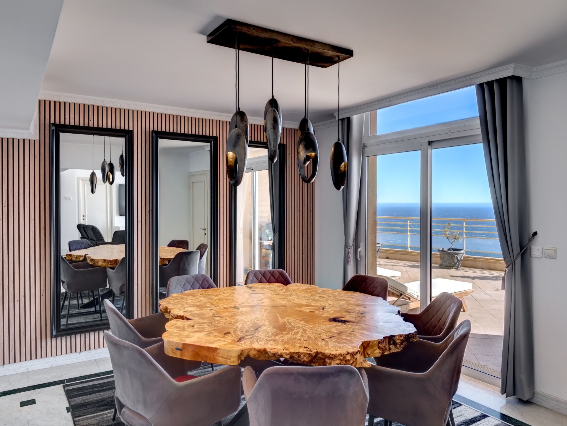 luxury duplex 5 Rooms for sale on BEAUSOLEIL (06240)