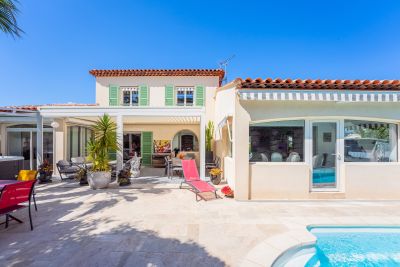 Sale Luxury house Sanary-sur-Mer 5 Rooms 138 m²
