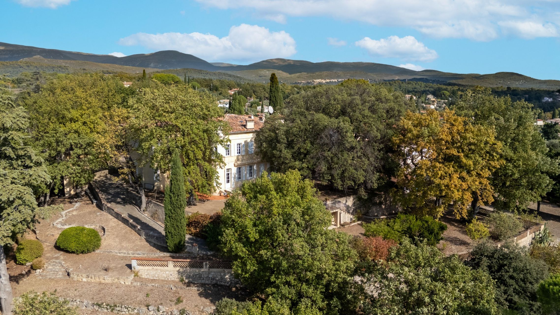 propriété de luxe 8 Pièces en vente sur CALLIAN (83440)