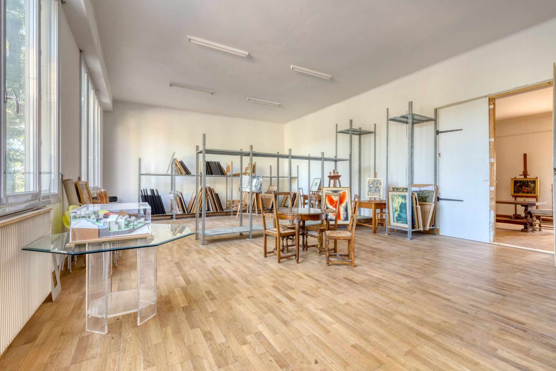 luxury property 8 Rooms for sale on CALLIAN (83440)