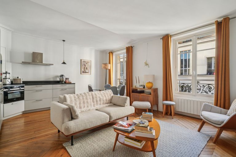 luxury apartment 2 Rooms for sale on PARIS (75008)