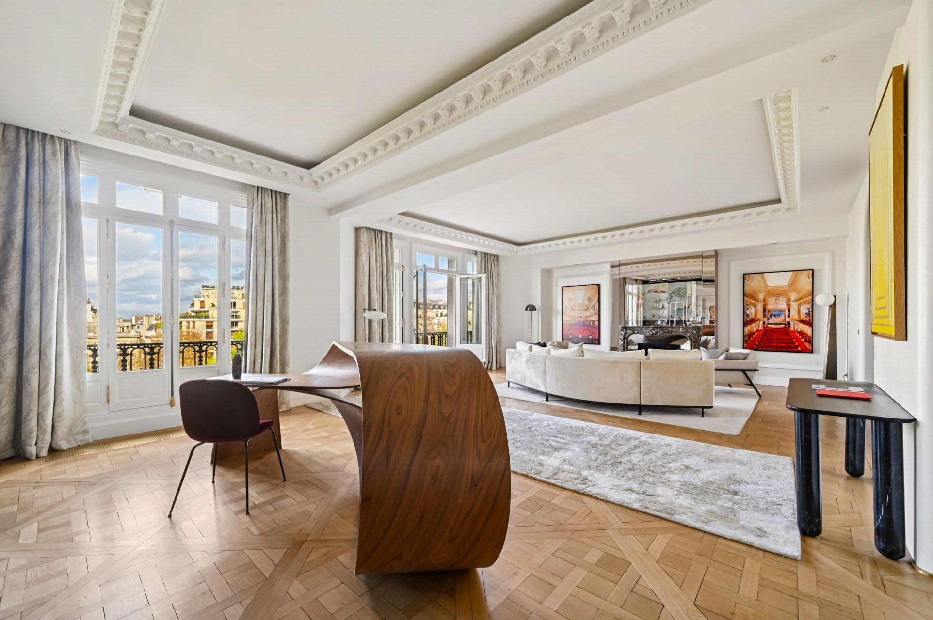luxury apartment 7 Rooms for sale on PARIS (75116)