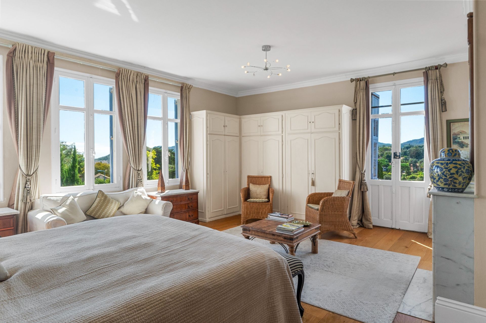 mansion 12 Rooms for sale on MANDELIEU LA NAPOULE (06210)