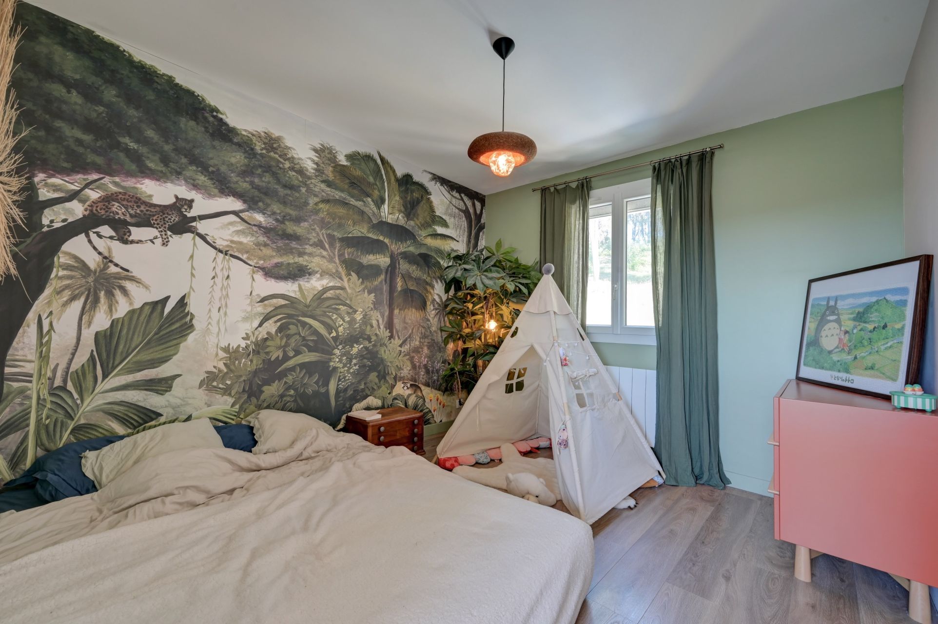 luxury house 5 Rooms for sale on LUYNES (13080)