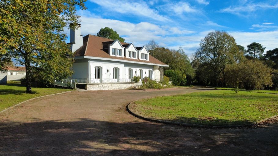 propriété de luxe 16 Pièces en vente sur GARROSSE (40110)