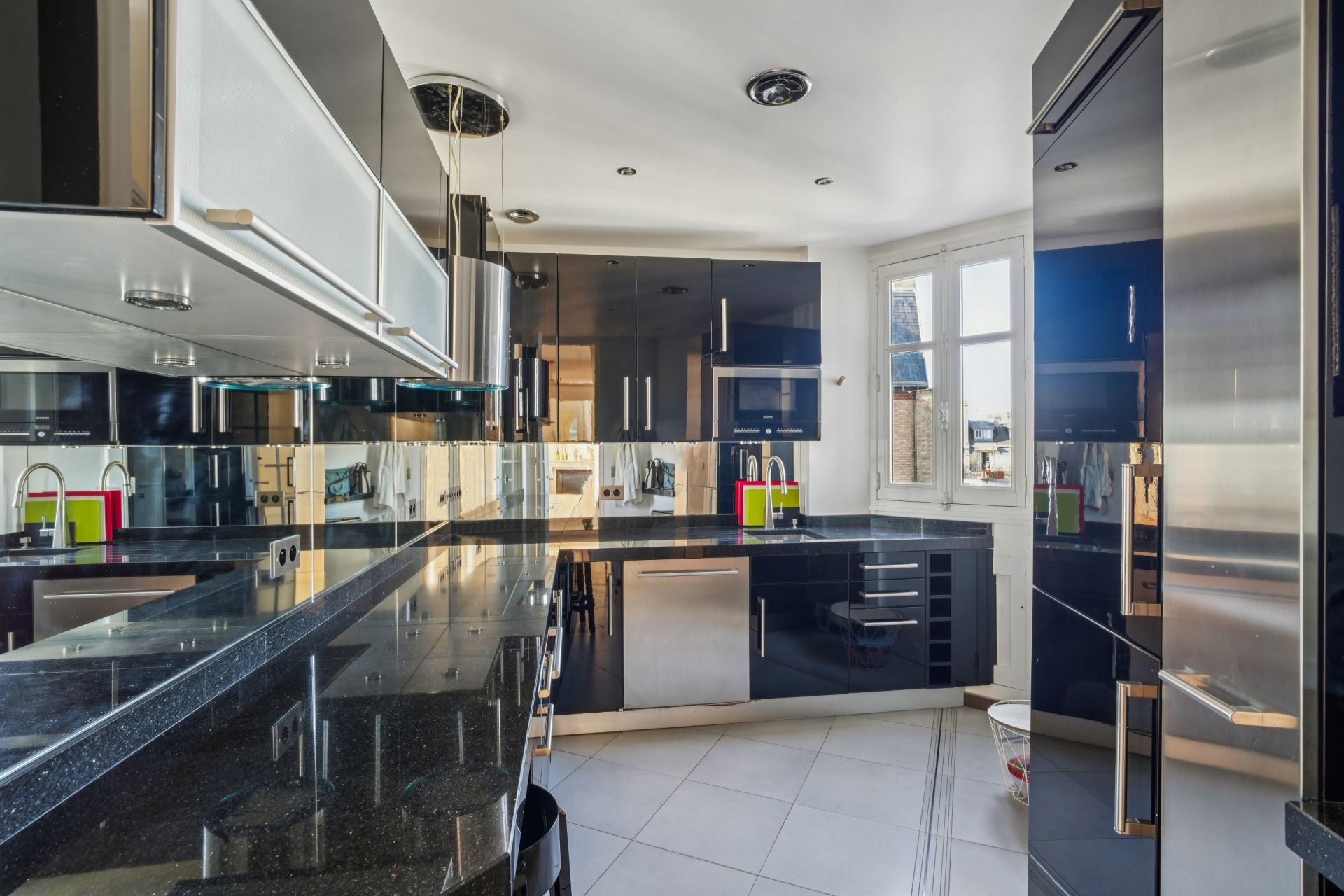 luxury apartment 6 Rooms for rent on PARIS (75006)