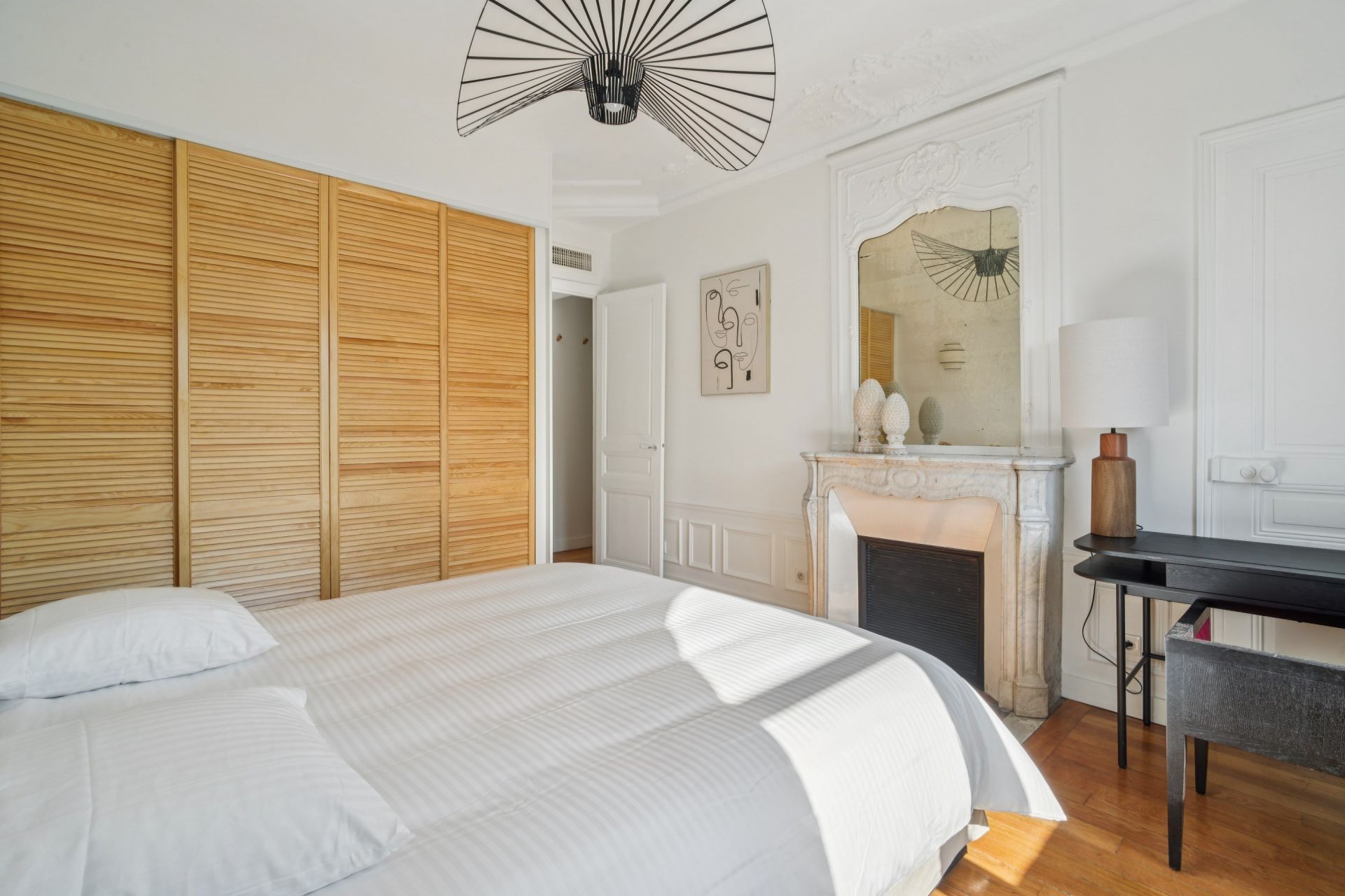 luxury apartment 6 Rooms for rent on PARIS (75006)