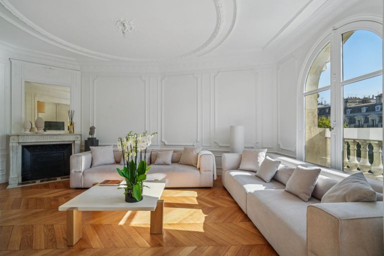 luxury apartment 6 Rooms for rent on PARIS (75006)