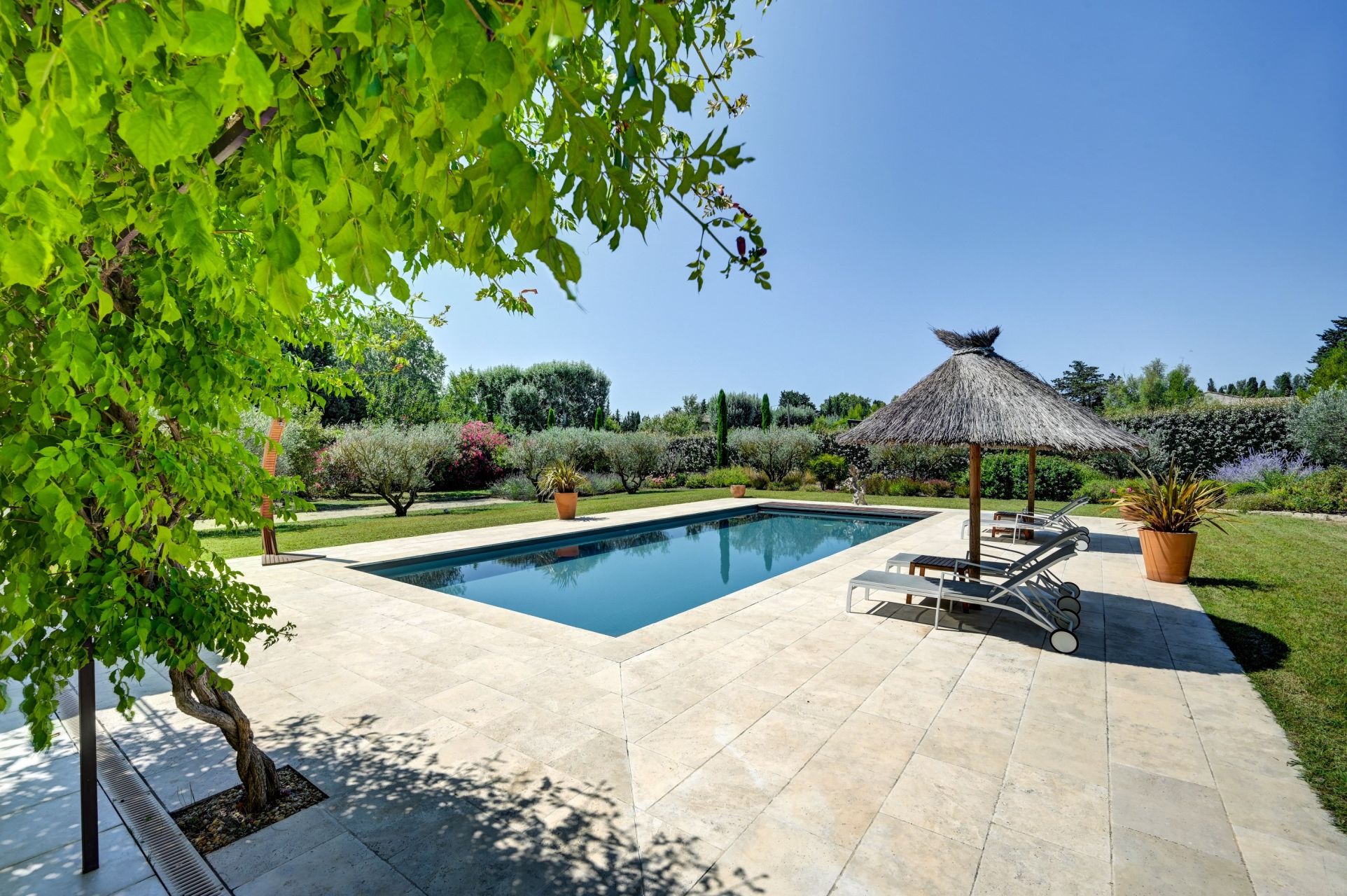 luxury house 6 Rooms for sale on ST REMY DE PROVENCE (13210)
