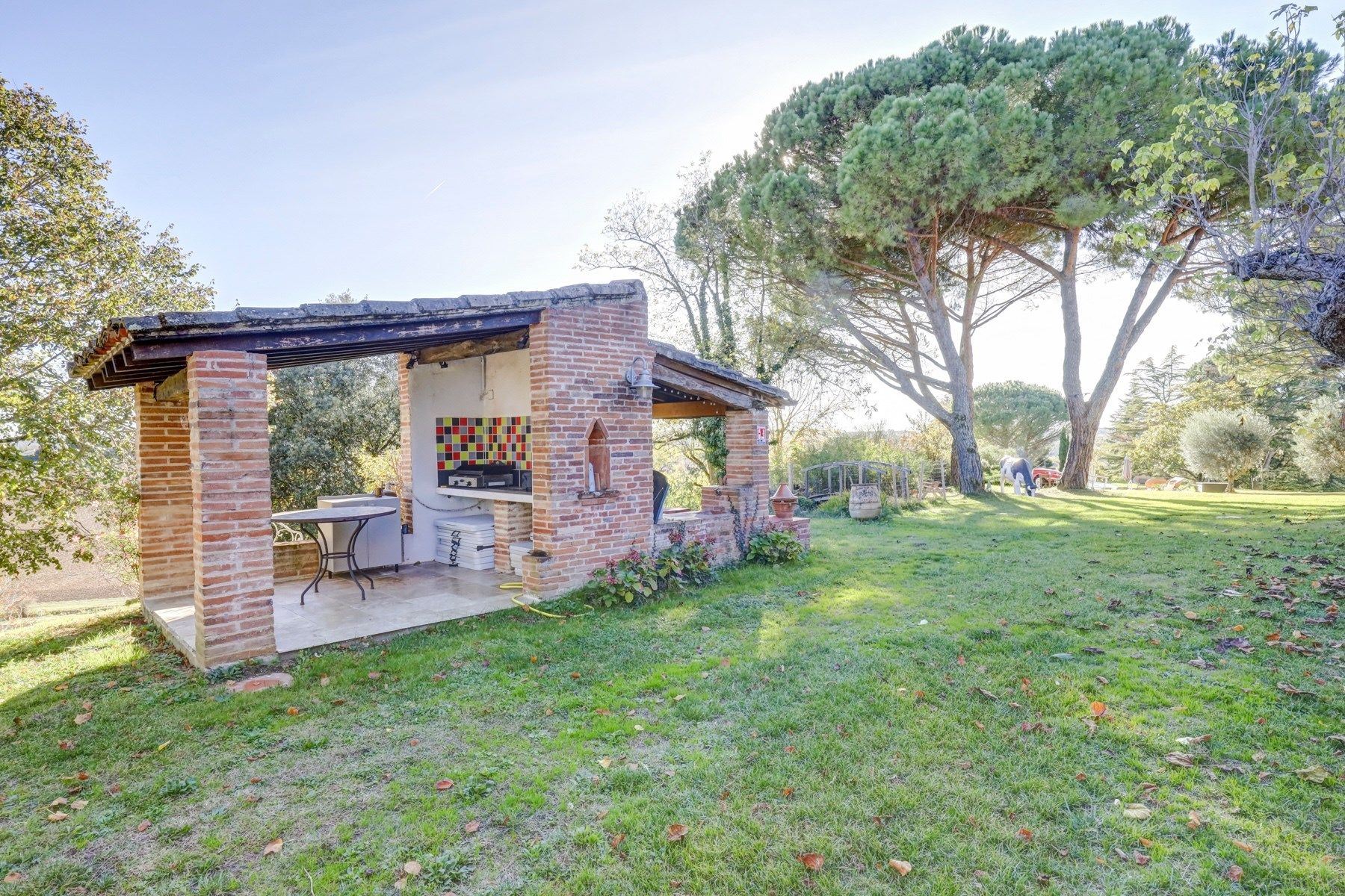 farm complex 14 Rooms for sale on BONREPOS RIQUET (31590)