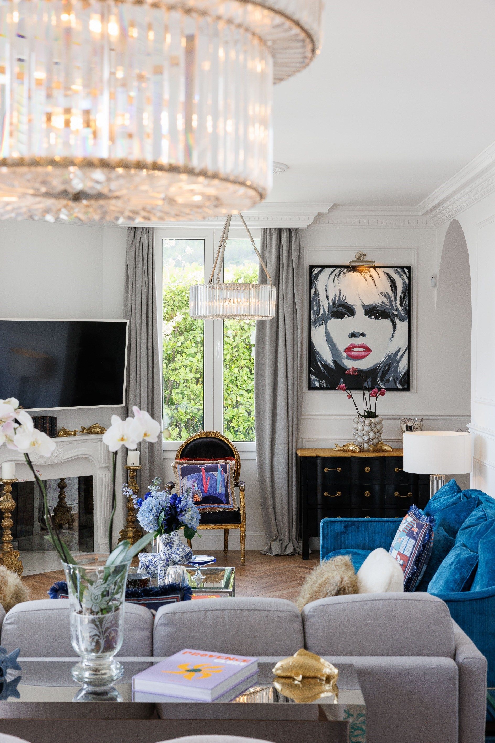 mansion 6 Rooms for sale on EZE (06360)